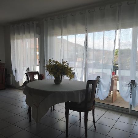 Douces Vacances Lägenhet Villelongue-dels-Monts Exteriör bild